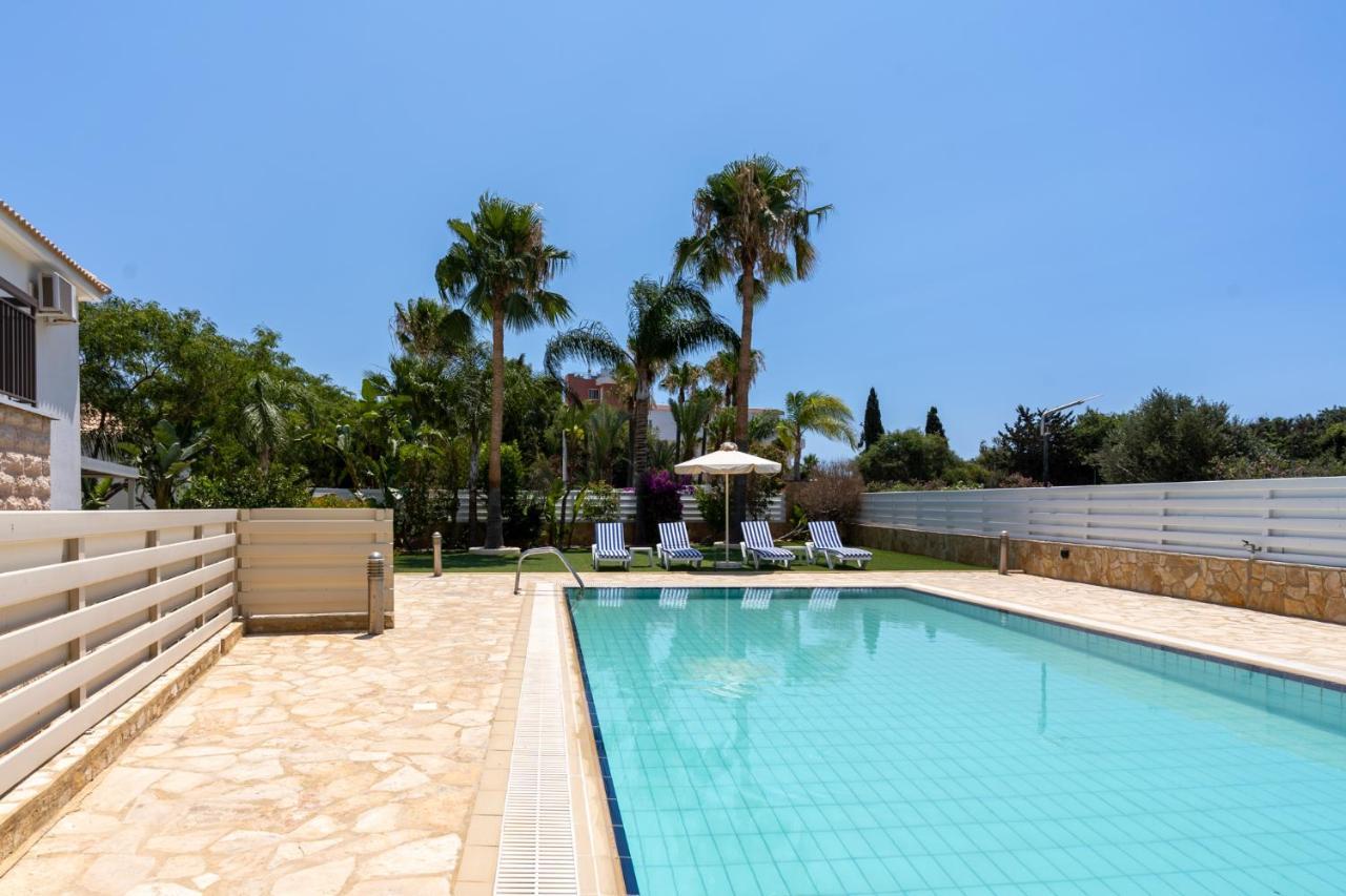 Lime 3-bedroom In Villa Protaras