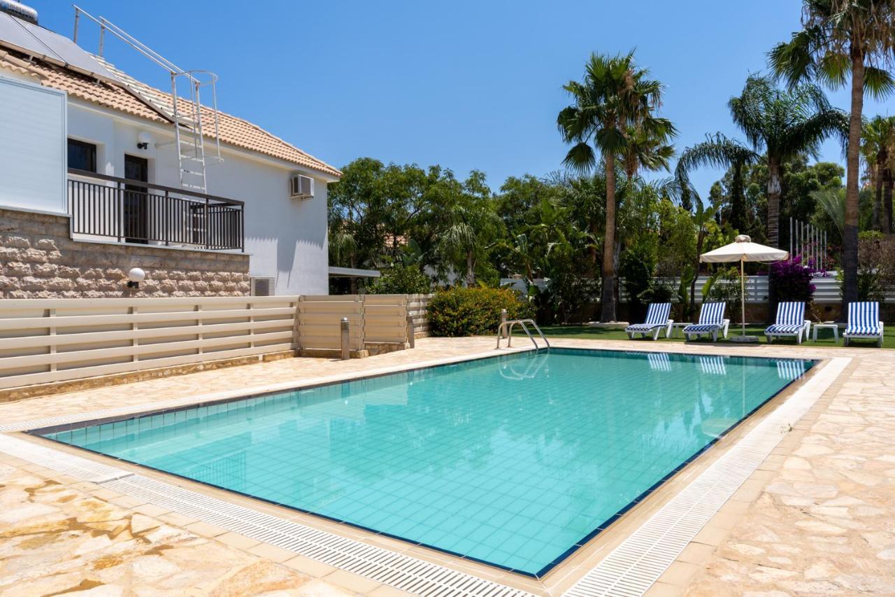 Lime 3-bedroom In Villa Protaras