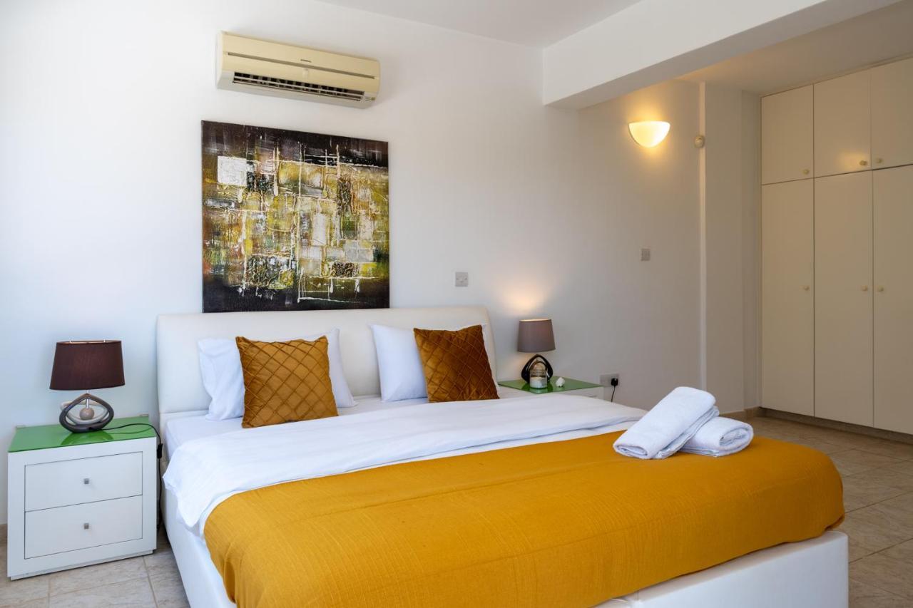 Lime 3-bedroom In Villa